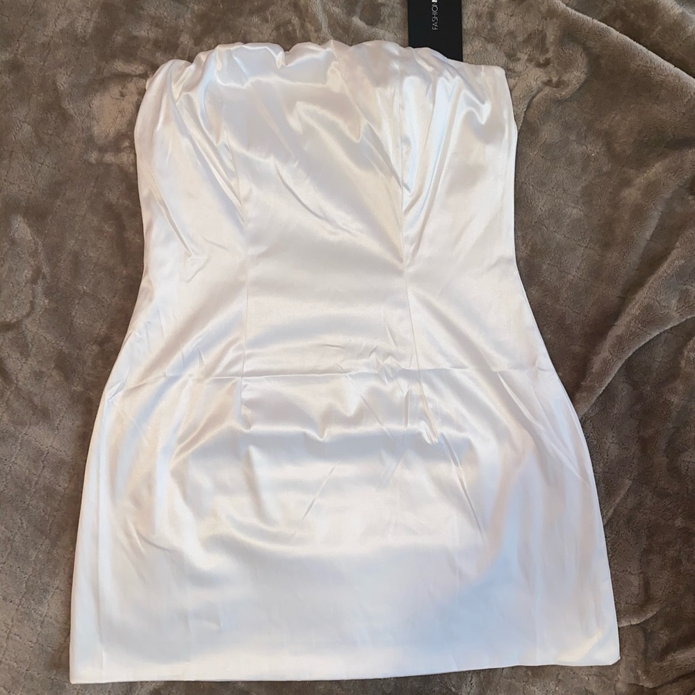White satin Mini dress strapless in a size medium!